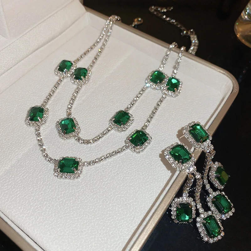 Orecchini di collana di cristallo quadrato verde di lusso per le
