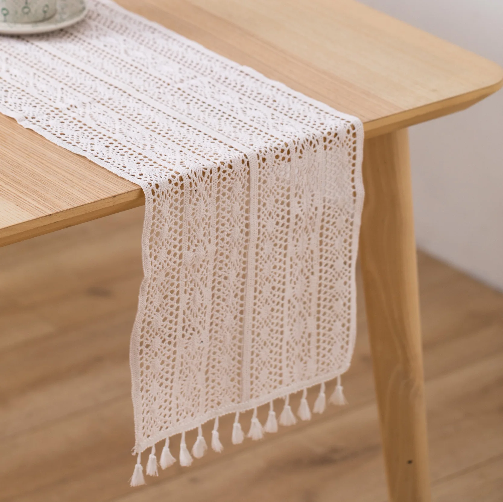 

Lace With Tassel Cotton Table Cloth White Crochet Festive Tablecloth Crocheted Nordic Romance Party Wedding Home Tables Decorate
