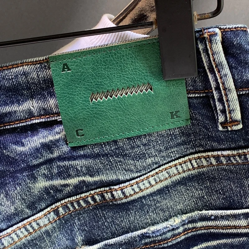 Рисунок 5 - Джинсы мужские варенные в стиле ретро