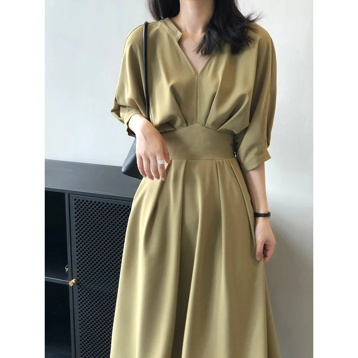 

Summer Dress Women Japanese Korean Fashion Simplicity Solid Color V-neck Waist Retraction Half-sleeve Temperament Mid-calf Dress