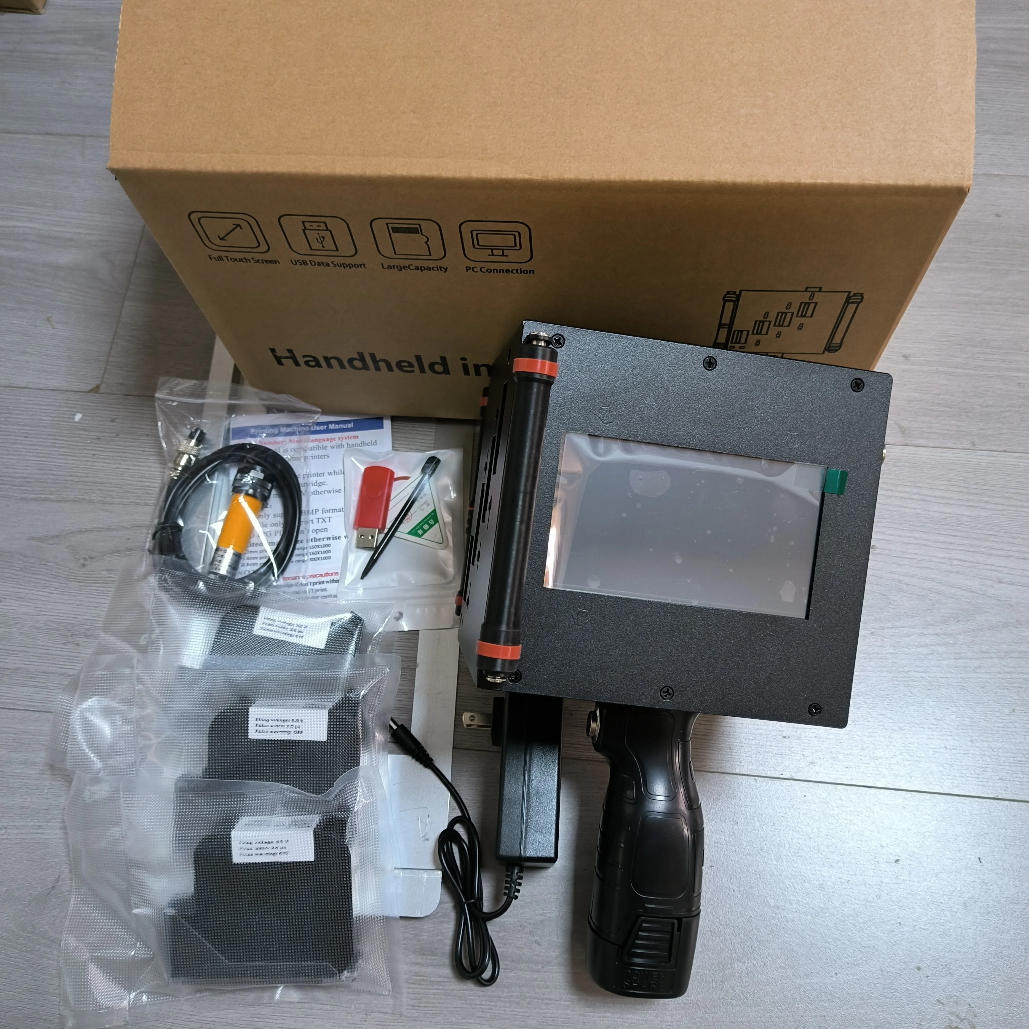 76.2mm 28 language Portable Handheld Inkjet Printer Multi-Language  Handheld Pri