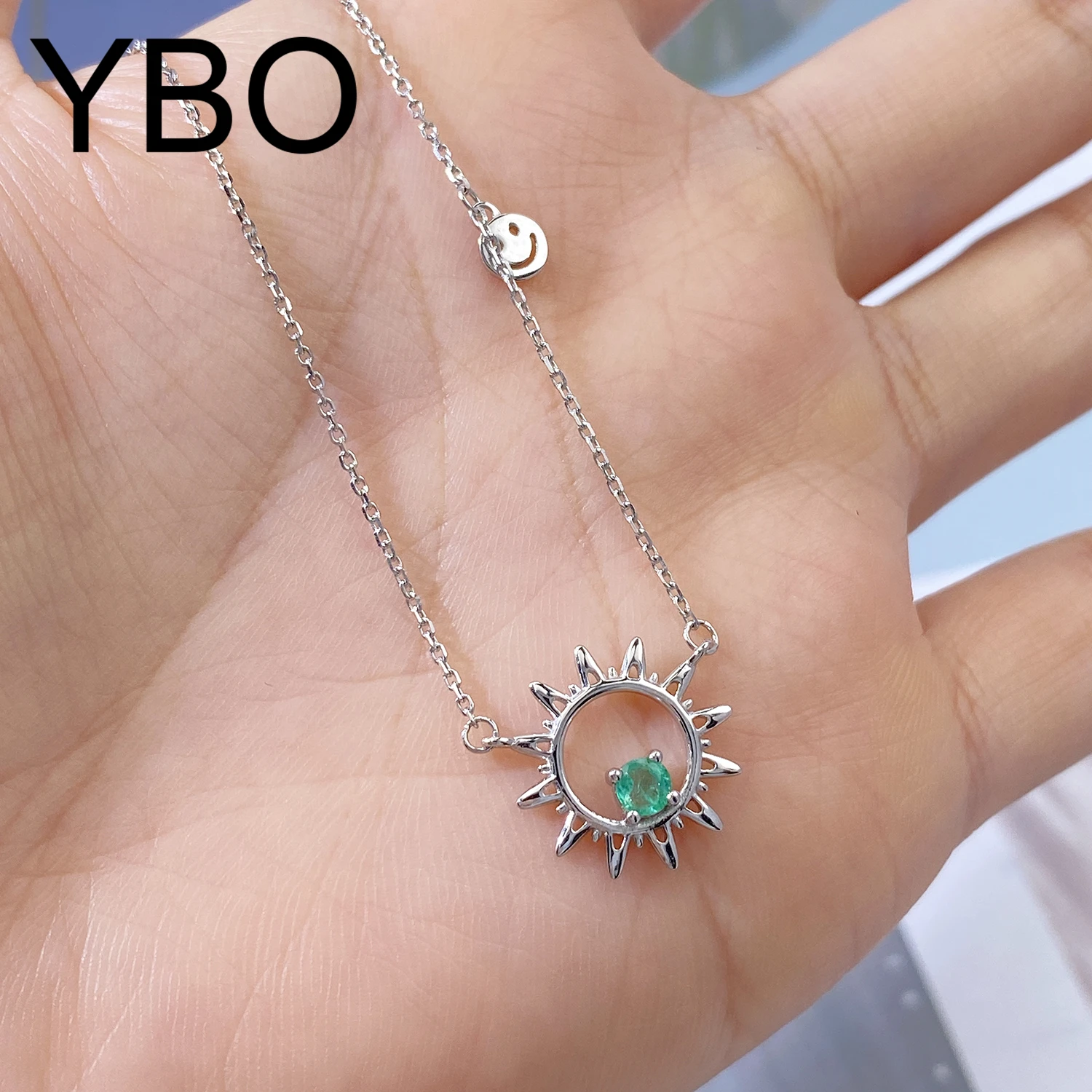

YBO Fashion 925 Sterling Silver Sun Smile Face Clavicle Chains Natural Emerald Necklaces Luxury Party Dating Wedding Jewelry