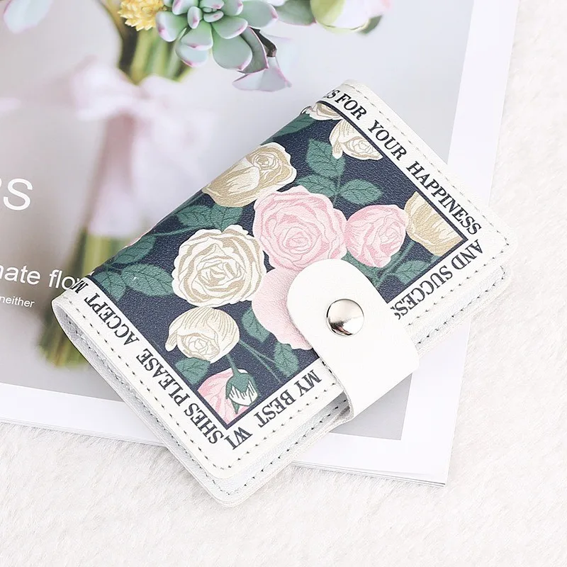 Elegant Floral Cardholder with Ample Slots