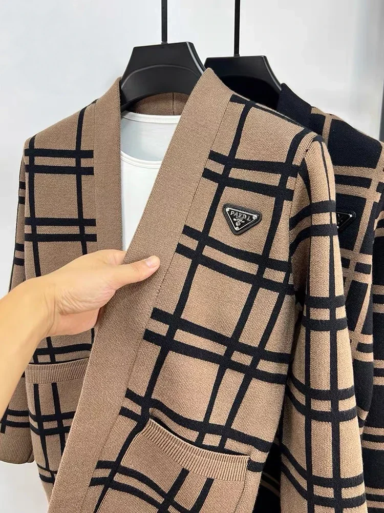 

High end brand fashion printed knitted cardigan 2023 Spring and Autumn New trend stripe V-neck shawl sweater Men's outerwear