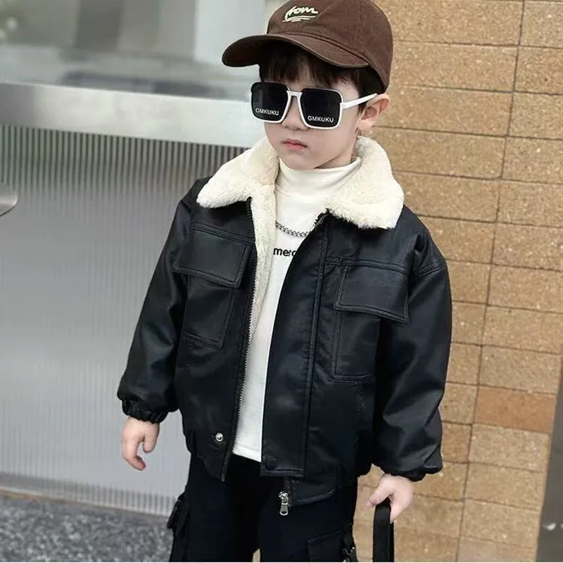 2-9세 어린이용 PU 재킷 봄과 가을 2025 신상 남아용 플러시 두꺼운 캐주얼 코트  가죽 재킷 90-150cm