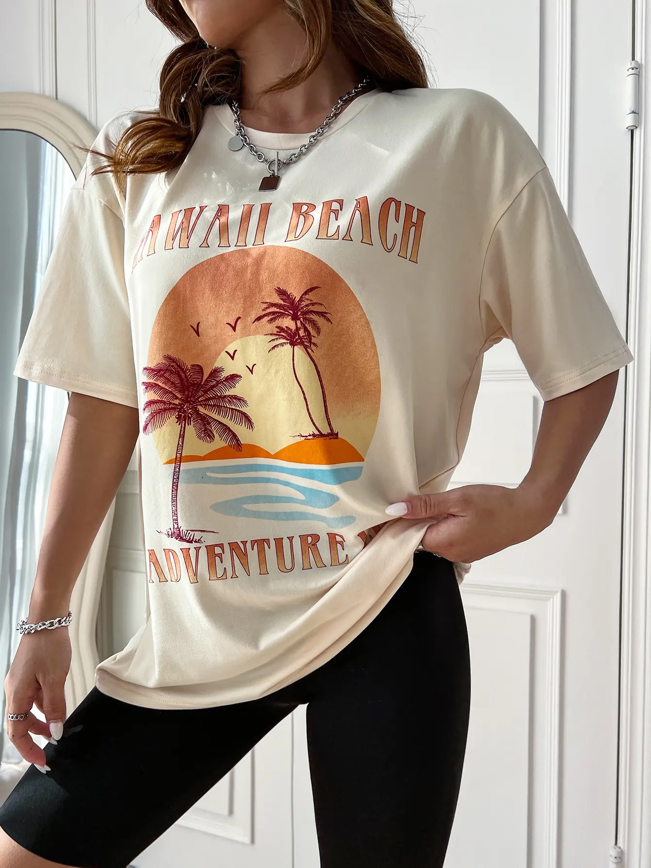 Women's Vintage Palm Tree Graphic T-Shirt - Hawaiian Summer Beach Vacation Tee