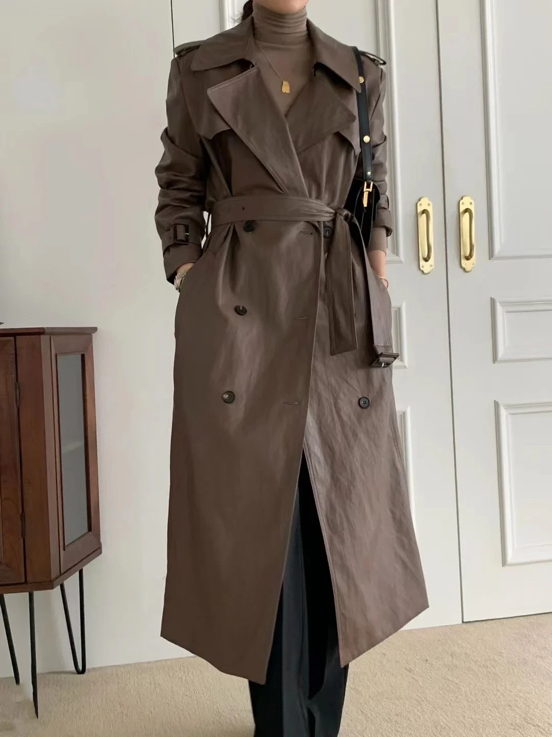 

Autumn Long Oversized PU Leather Trench Coat For Women 2023 Long Sleeve Sashes Loose Faux Leahter Raincoat Female Fashion Jacket
