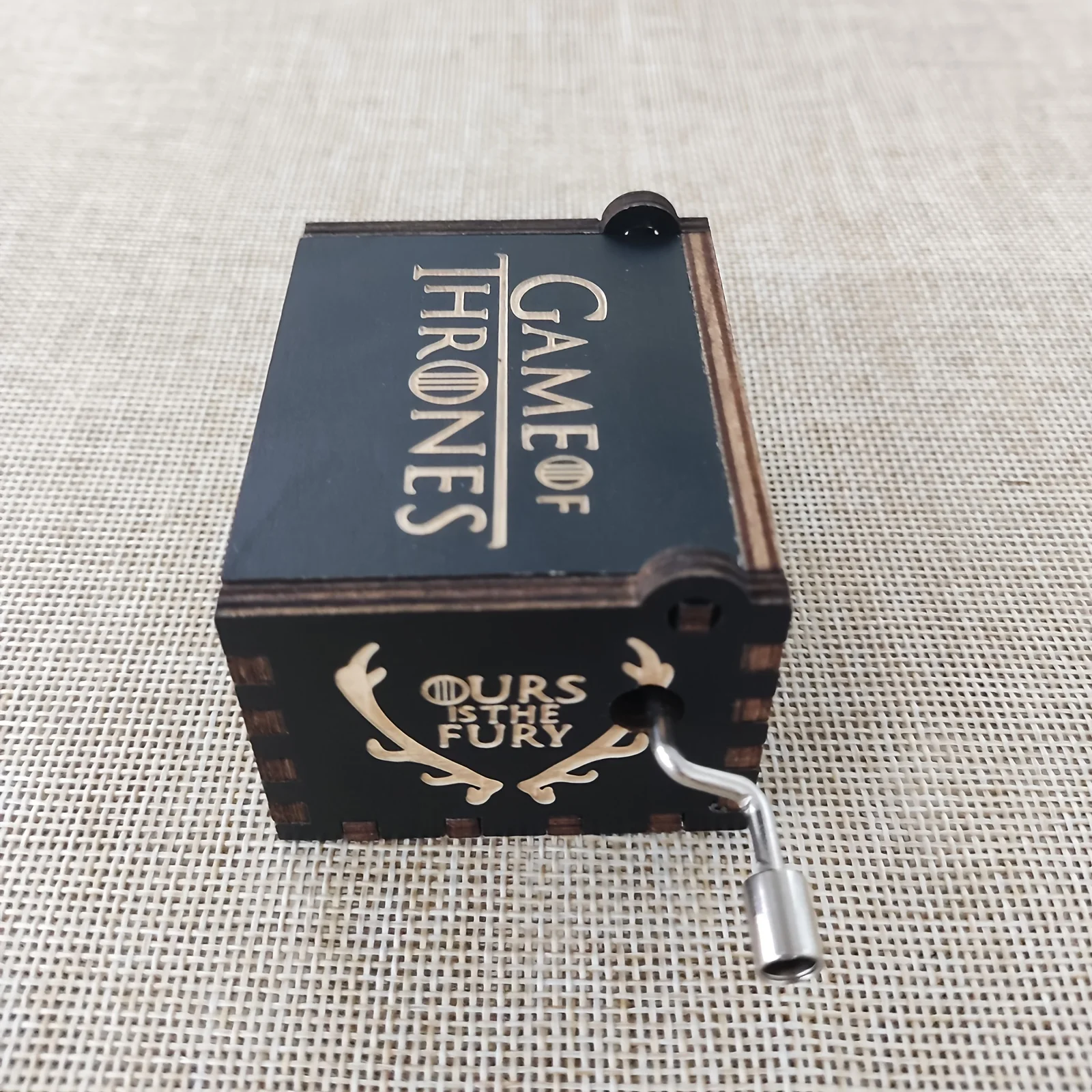 music box 1pc Black Music Box Wooden Antique Carved Hand Cranked Classic Theme Music for Birthday Christmas Gifts Family Decoration