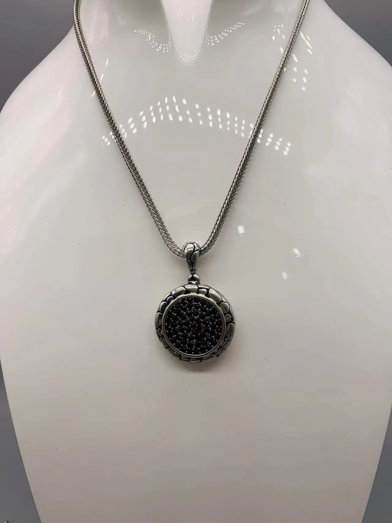 Le Han Jewelry Dot Round Pendant Neckalce With Black Cubic Zirconia
