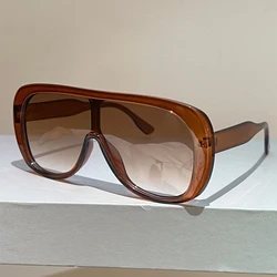Elegant Women's Oversized Fashion Sunglasses - Stylish Beach Vacation Shades (Gradient tea)