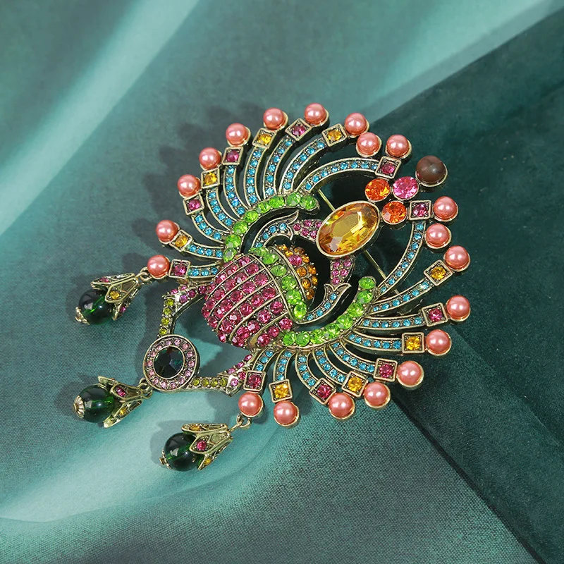 

New European and American Court Style Vintage Fashion Luxury Baroque Color Rhinestones Inlaid With Large Brooch For Women