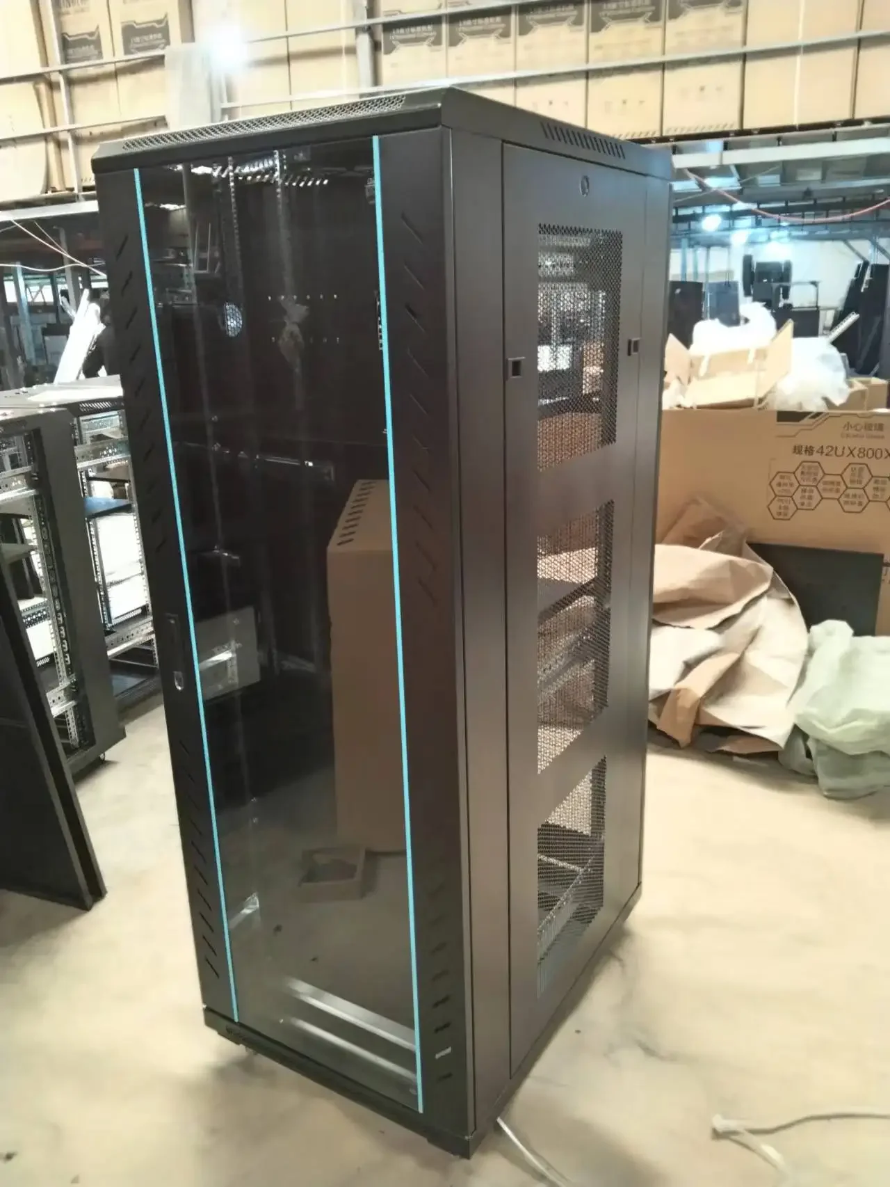 Black 19-Inch Data Center Enclosure 26U 600*600*1200 Wall-Mounted Server Rack Cabinet Glass 18U/32U Network Metal Rack Stock 3