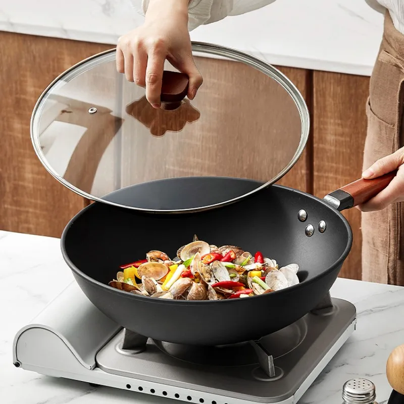 

Iron Pot Wok Pan Chinese Traditional Frying Pan Handmade Non Stick Wok with Cover Non Coated Gas Stove Cookware Cooking Pots