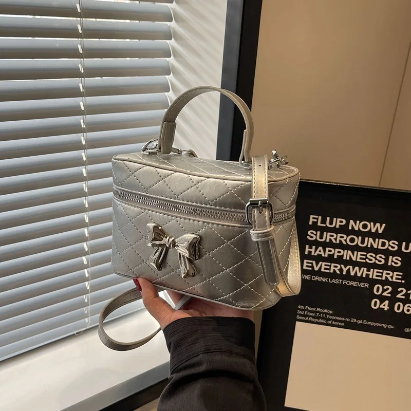 High-Grade Portable Box for Women 2024 New Minority Fashion Shoulder Crossbody Small Square Bag