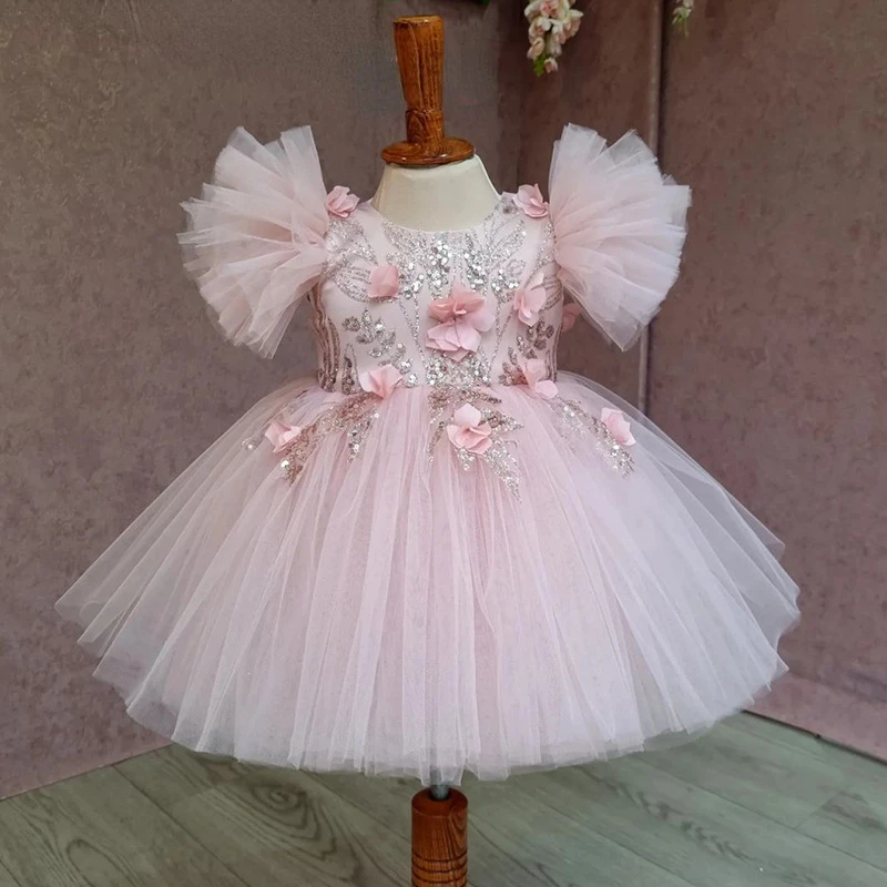 

Exquisite Sequin Flower Appliques Baby Princess Vestidos Chic Pleated Mesh Fly Sleeve Design Dresses Solid Simple Ball Gown