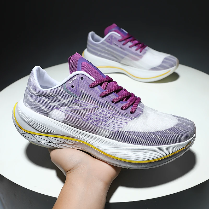 

Couple Running Shoes High Quality Lightweight Sneakers Men Outdoor Breathable Gym Shoes Man Women Comfortable Lace Up Shoes