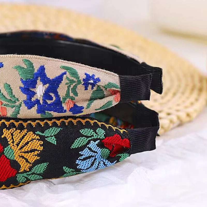 Рисунок 5 - Обруч для волос с перекрестным узлом