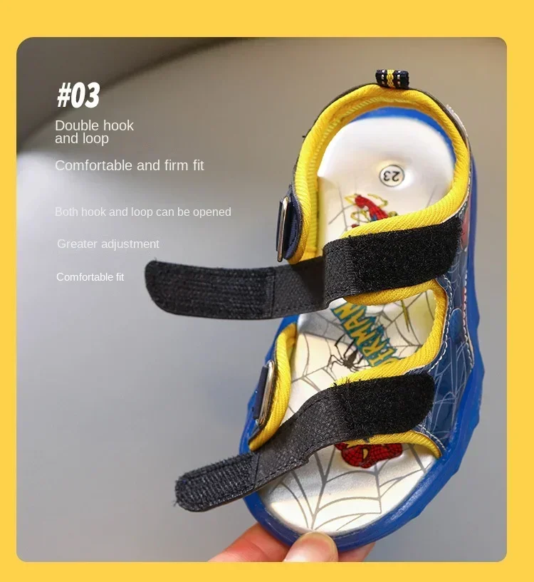 Schicke Kindersandalen im urbanen Stil mit LED-Lichtern und Lederprint.