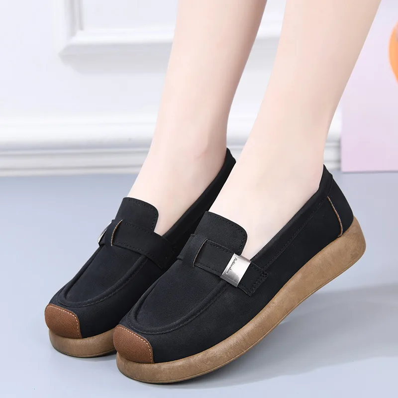 Women Shoes Spring Autumn New Breathable Non Slip Metal Decoration Casual Shoes Comfortable Soft Sole Lightweight Mom Shoes