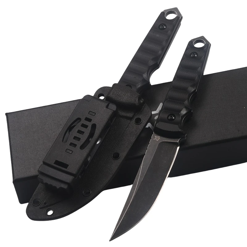 The blade is made of Niolox and the handle is made of G10 to provide enough grip to connect to the paracord. 2