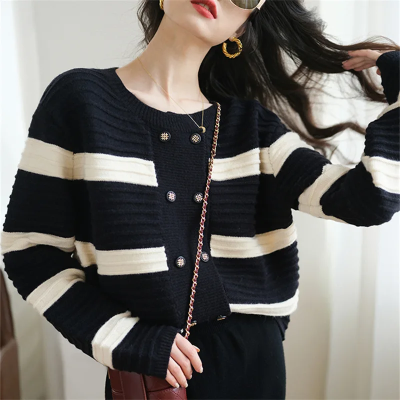 

Black and white stripe sweater female spring and autumn languid lazy wind vintage sweater cardigan jacket short section