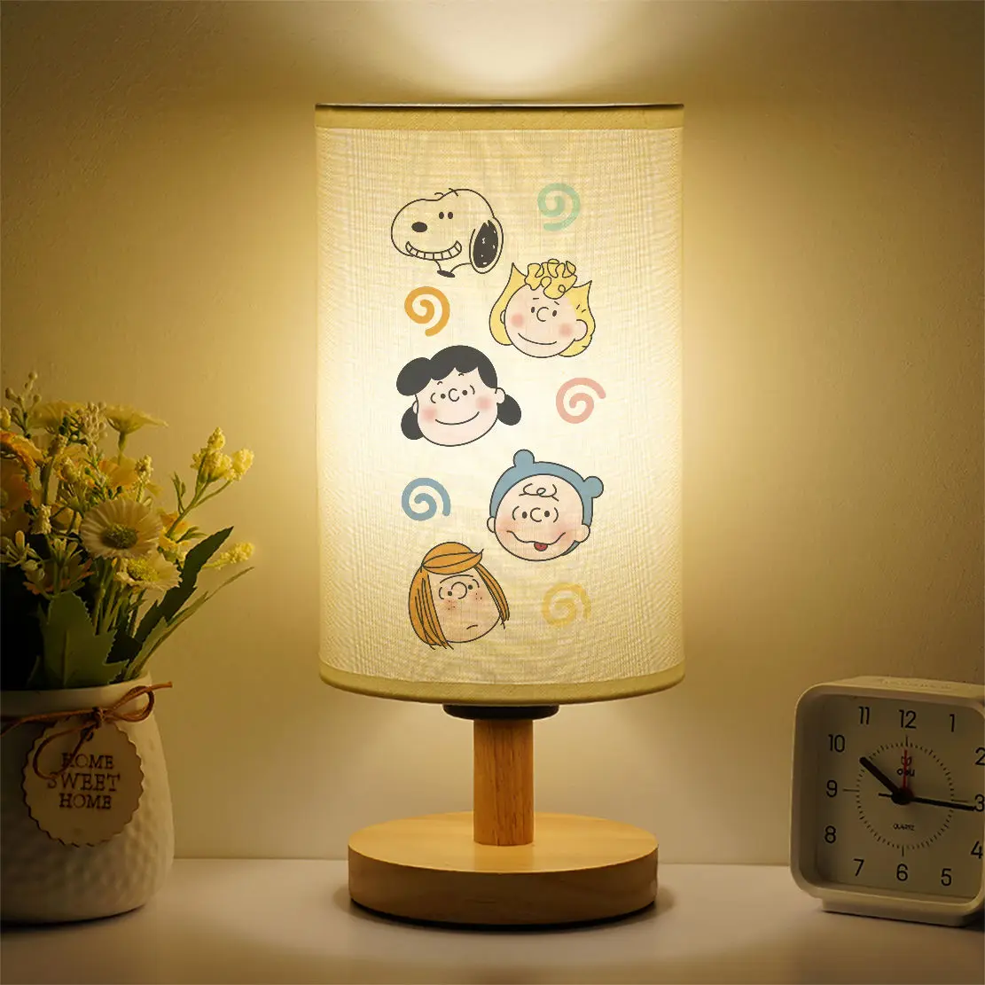 thumbnail image 1 of Lámpara de protección ocular para niños con dibujos animados de Snoopy, Charlie Brown y Woodstock, lámpara de mesa personalizada creativa, luz de noche, adorno de regalo, 1 of 5