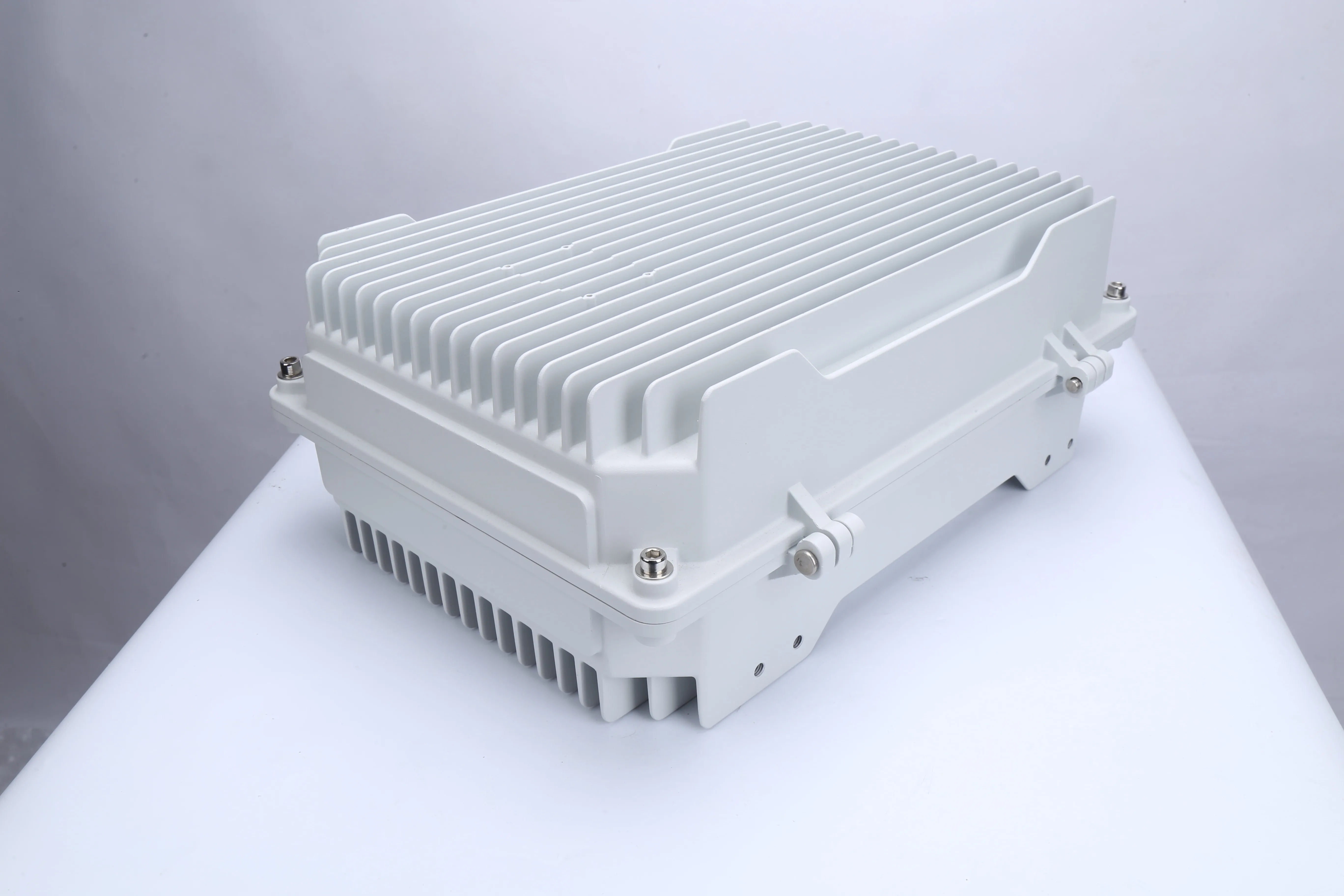High power optical fiber 700/850/1700/1900/2100/2300/2600MHZ Mobile Signal Amplifier enhancement booster for cellular networks