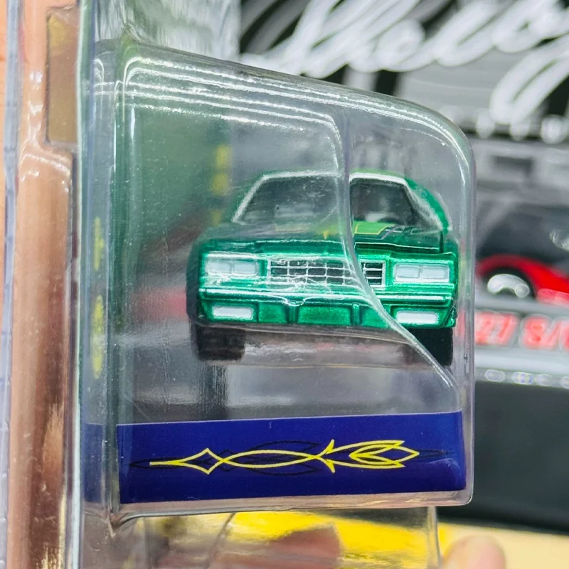 Chevrolet Monte Carlo SS 1982 Blanche – Sun Star 1/18 – Miniature Collection état Neuf
