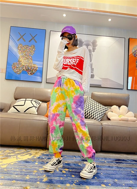 Versatile leisure tapered trousers with a tie-dye pattern