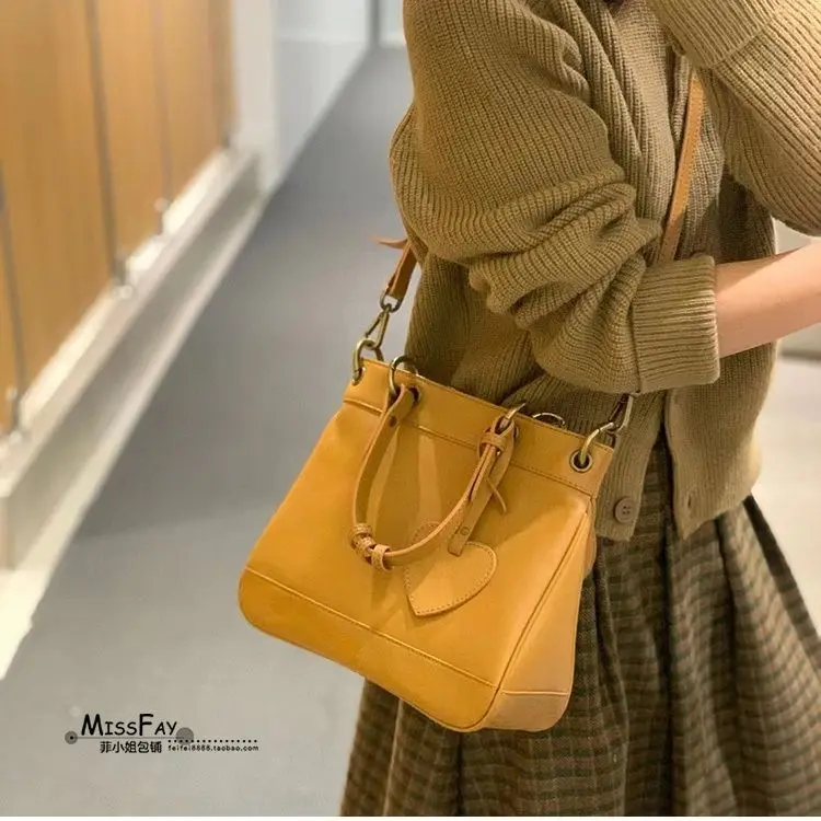 

New Handbag Women's Genuine Leather Advanced Sense Fashion Versatile Handbag Retro Headlayer Cowhide One Shoulder Crossbody Bag