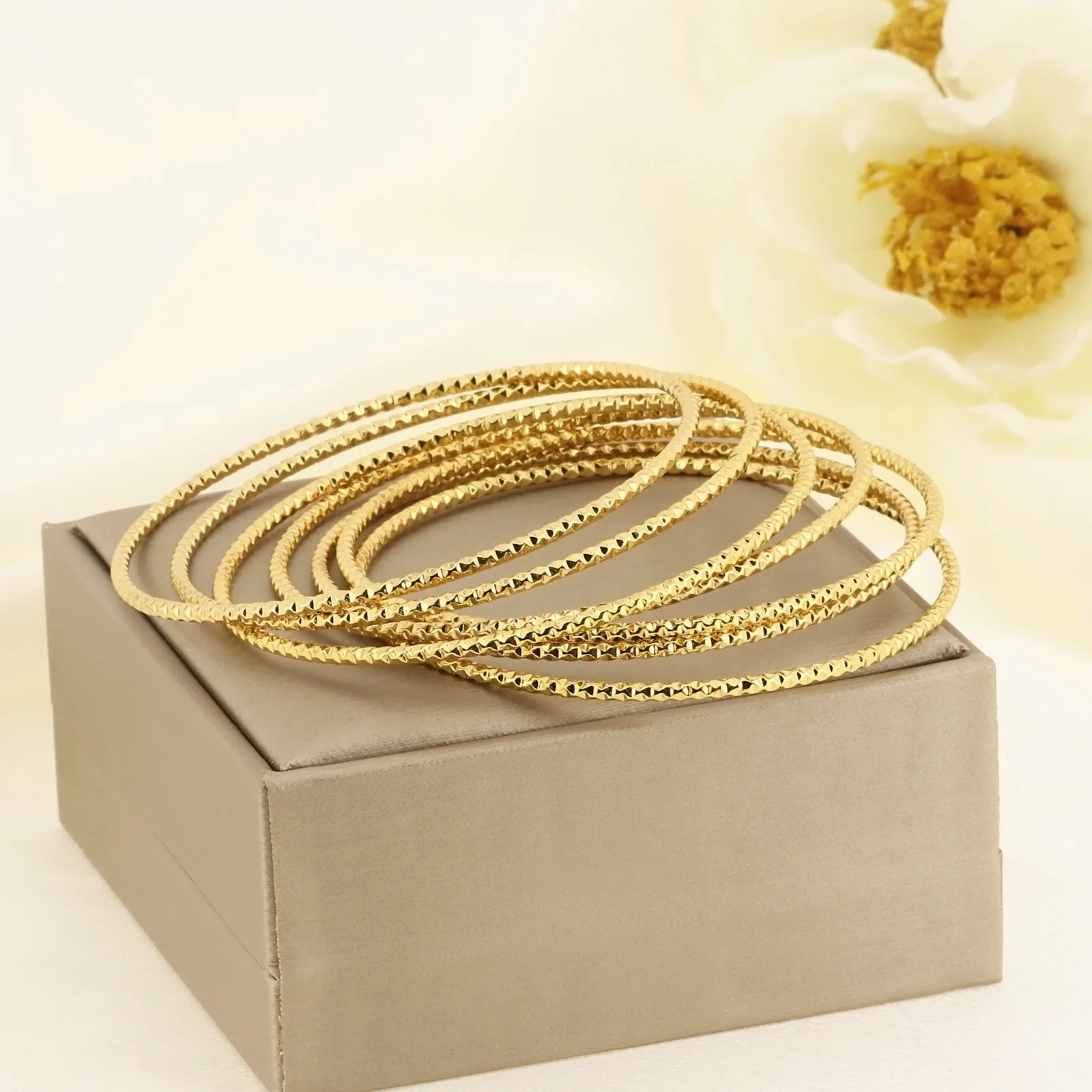 Stainless Steel Bangle Exquisite Compact For Ladies Elegant Time Travel Women's Bracelet Natural Fashion Jewelry Birthday Gifts