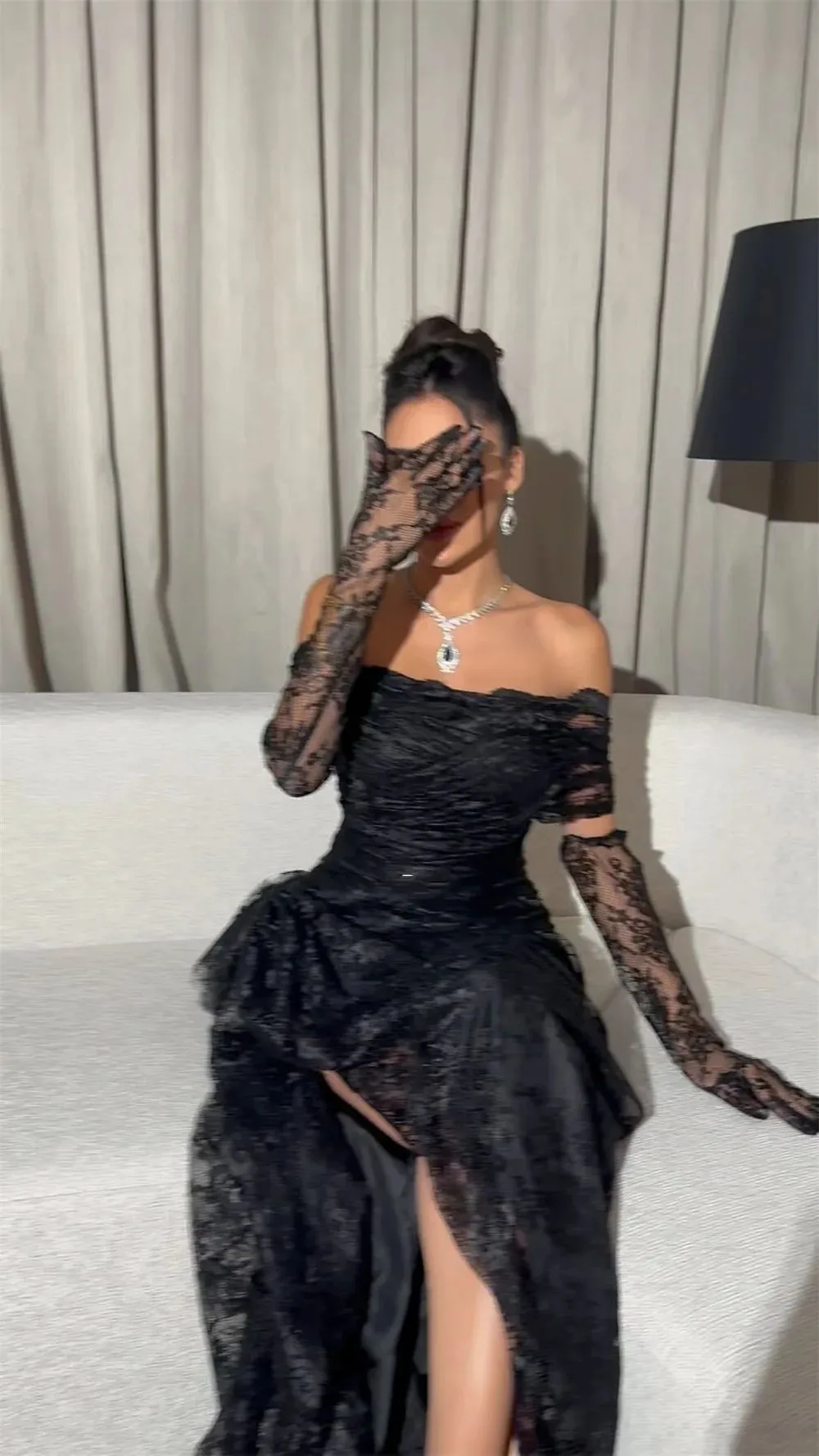 Customized Exquisite and Temperament Lace Boat Neck Off the Shoulder Evening Dress Sweep Train Sleeveless Party Gowns for Ladies 5