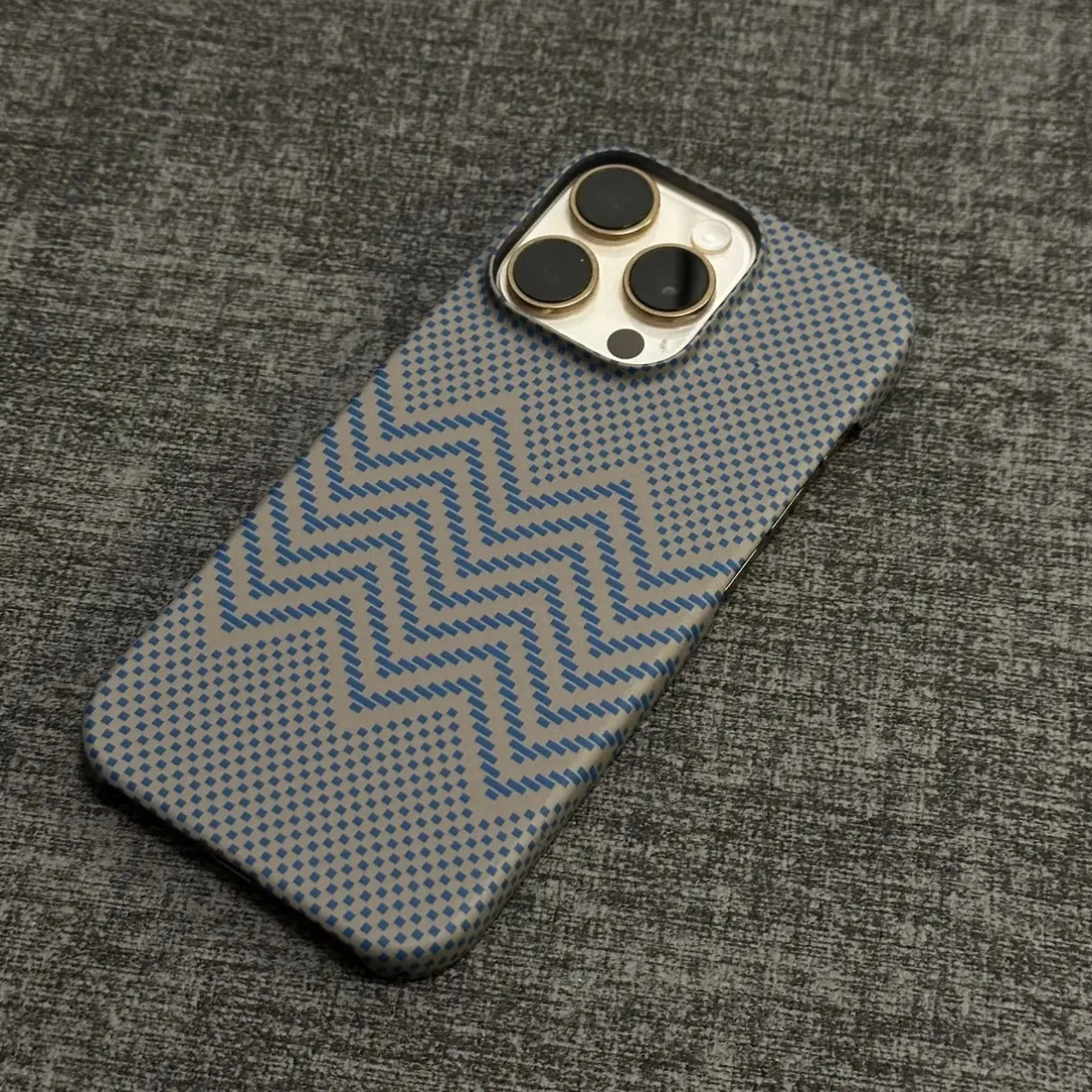 Kevlar Carbon Fiber Texture Slim Matte Magnetic Phone Case