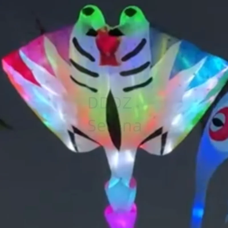 21m LED Manta-Rochen-Nachtflieger-Drachen aus 30D Ripstop-Nylon-Gewebe, großer, weicher, aufblasbarer Show-Drachen – Detail 1