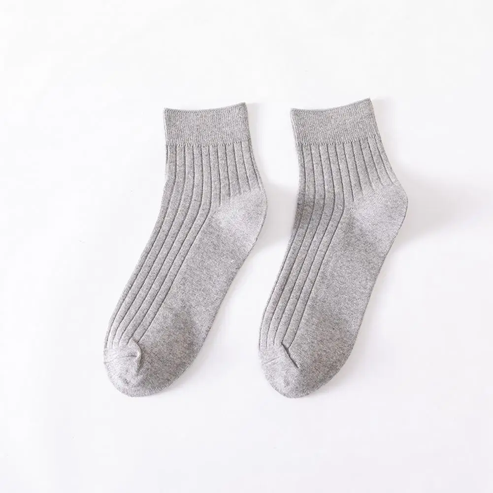 

Knitted Socks Men's Mid-tube Striped Cotton Socks with High Elasticity Anti-slip Features for Business Sports Breathable Soft