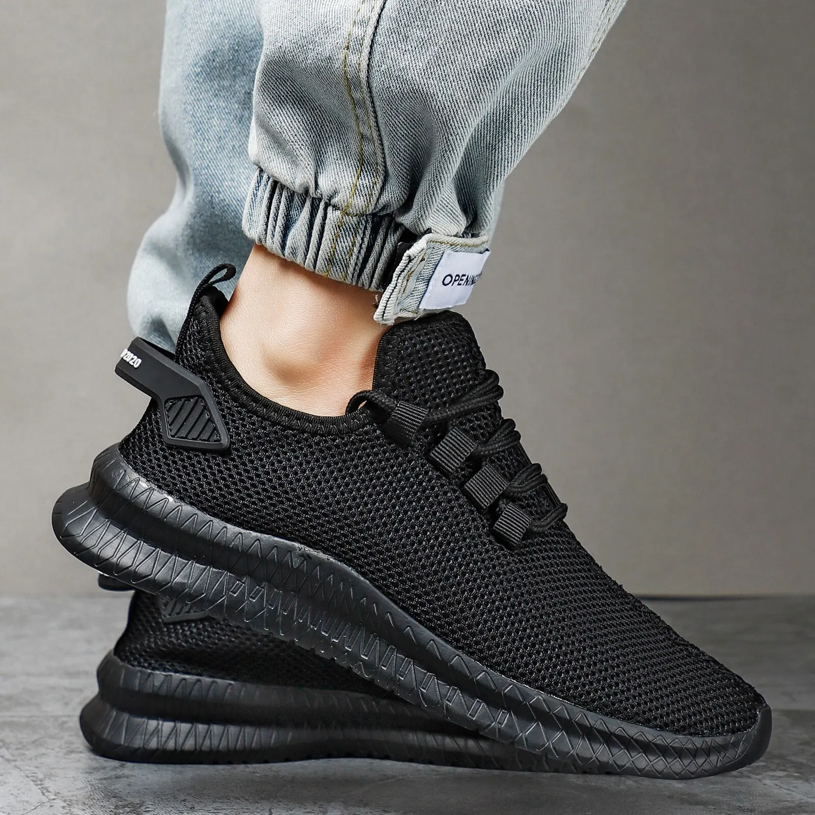 Рисунок 5 - Мужская обувь Кроссовки с дышащей