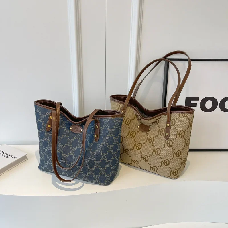 

Korean Fashion Portable High Capacity Bag Women's New Simple Embroidery Tote Bag 2023 Commuter Underarm Bags