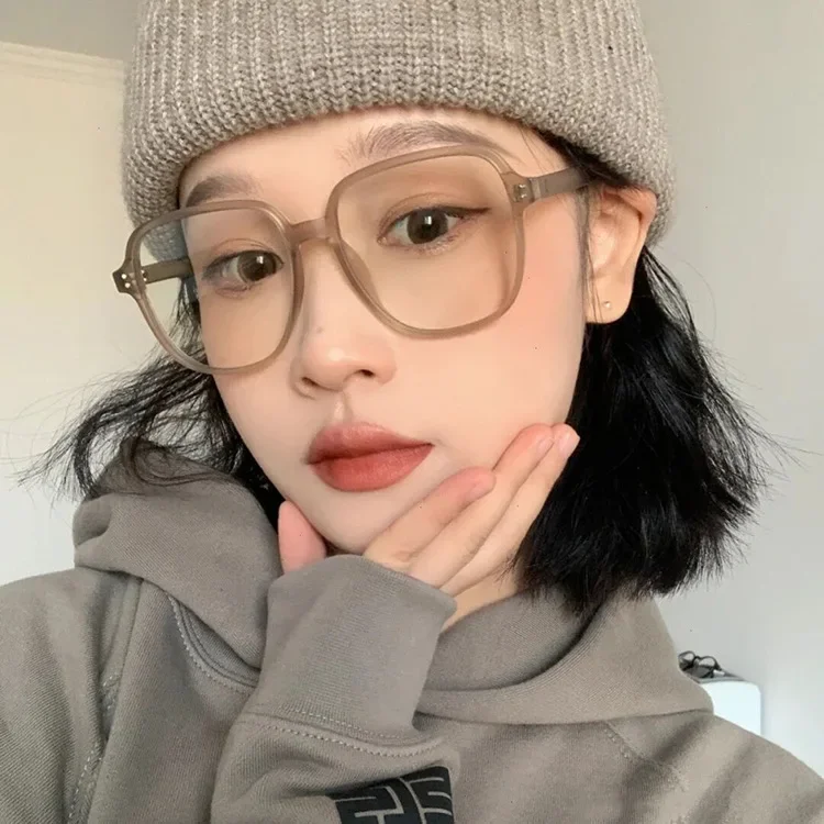 Chic Ultra-Light Matte Tea Eyeglasses for Women - Fashionable Anti-Blue Light Large Frame Eyewear