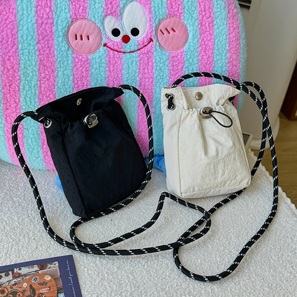Minimalistische Große Handytasche für Frauen Lässige Vielseitige Leichte Einzel-Schulter Crossbody Kleine Geldbörse