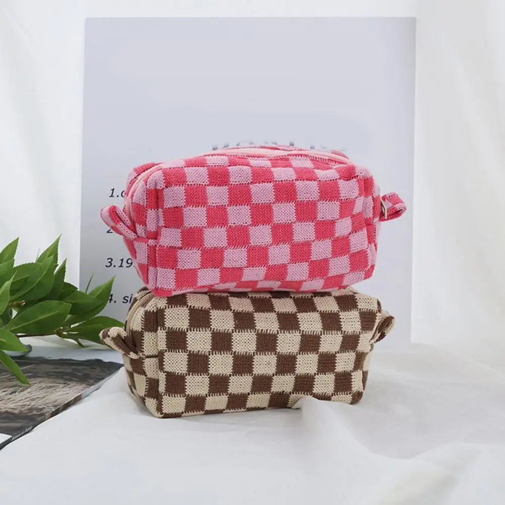 

Большая открывающаяся сумка на молнии, женская косметичка с клетчатым принтом и застежкой-молнией, мягкая плюшевая вместительная косметика для помады