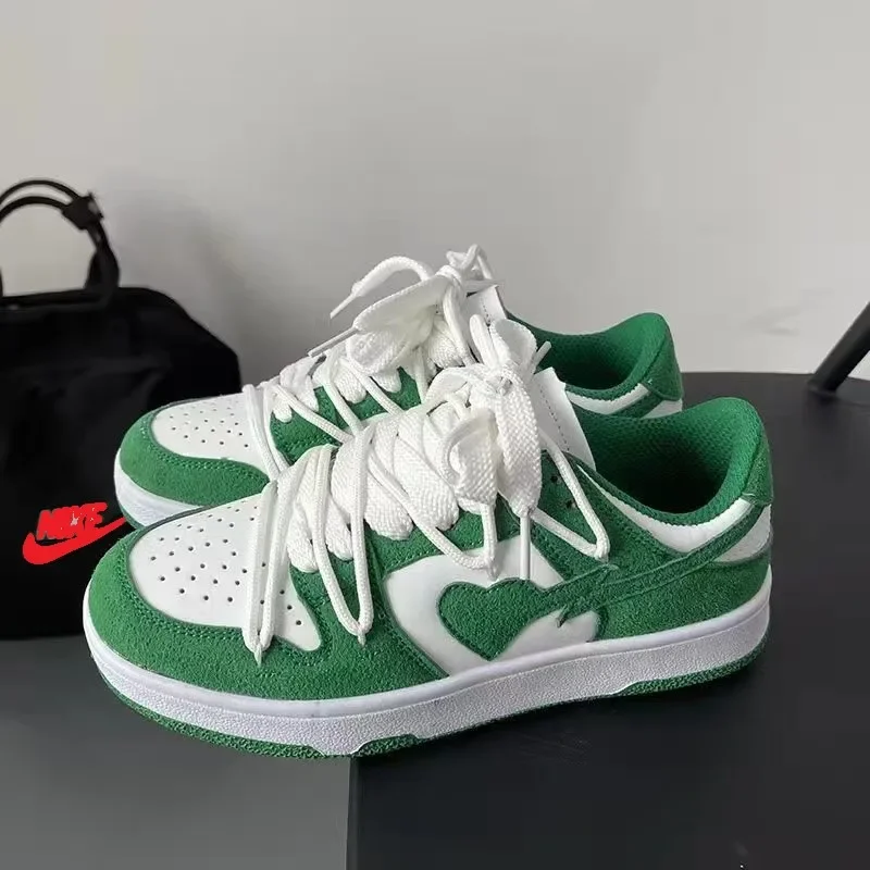 Men Sneakers Contrasting Colors Light Flat Shoes Ladies Outdoor Luxury Men Running Shoes Heart Pattern Women 2024