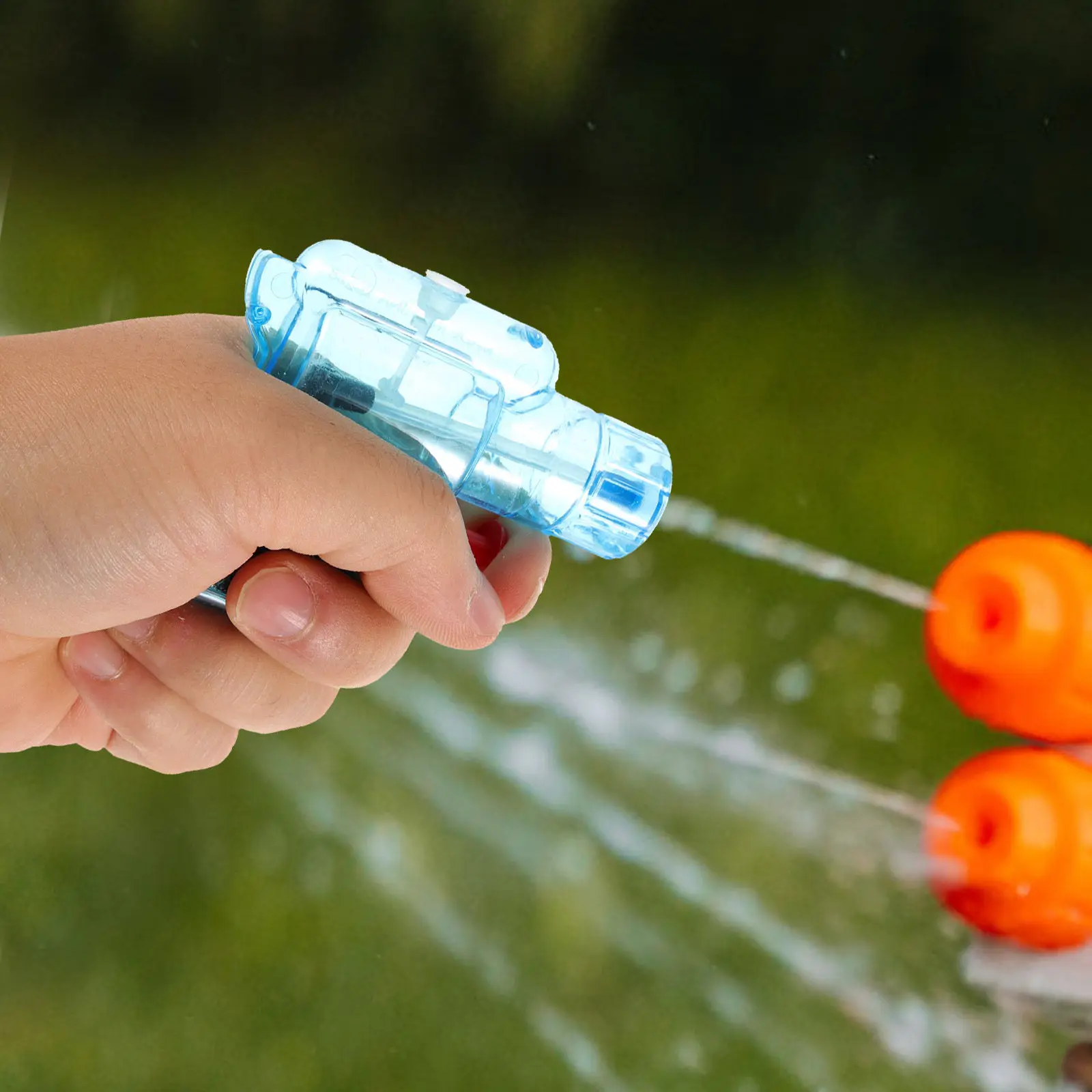 12Pcs 투명한 물 슈터 창조적 인 디자인 여름 수영장 파티 어린이 작은 야외 물 스프레이 재미있는 게임  장난감