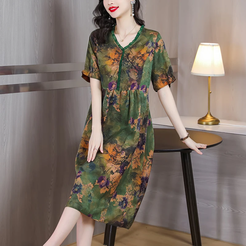 

Spring/Summer 2023 New Silk Short Sleeve V-Neck Printed Dress Women's Loose Large Style Slim Satin Knee Length Dress