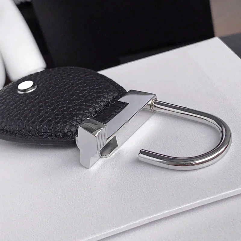 PJS-Porte-clés en forme de U en acier inoxydable avec boîte, motif croix noire et litchi, clé de voiture en cuir, bague classique, luxe, MB, JO316