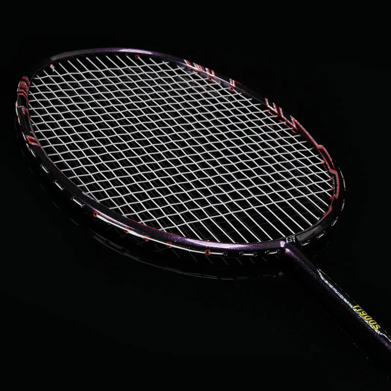 バドミントンラケット 赤と黒 カーボンファイバー バドミントン