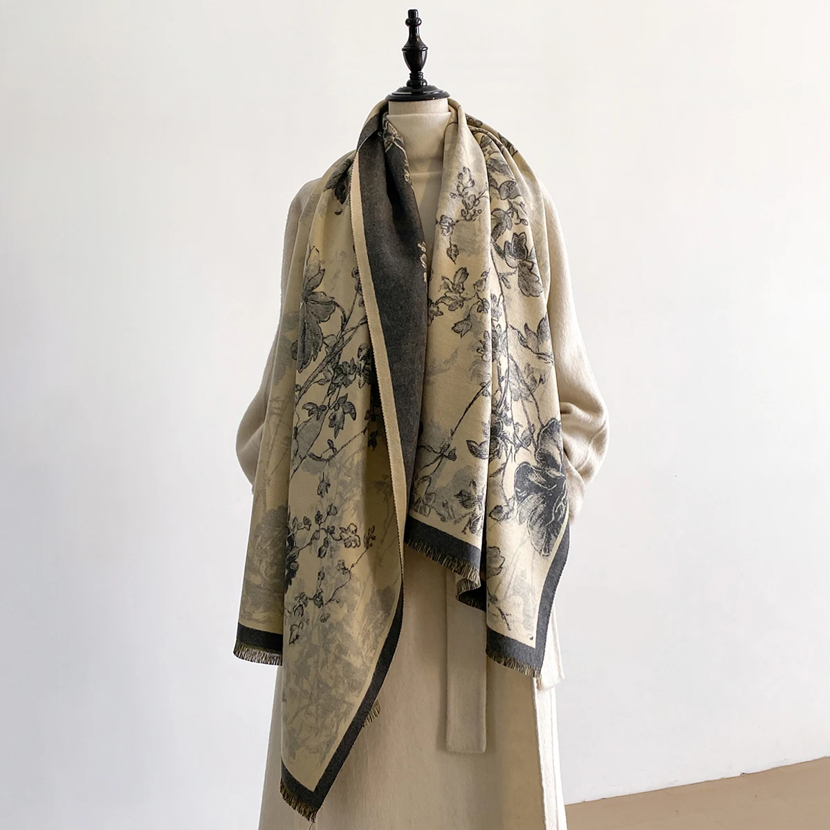 New Retro style Cashmere Women Print Double-sided Scarf Winter Warm Rose Shawl Pashmina Female Foulard Blanket Poncho Scarves