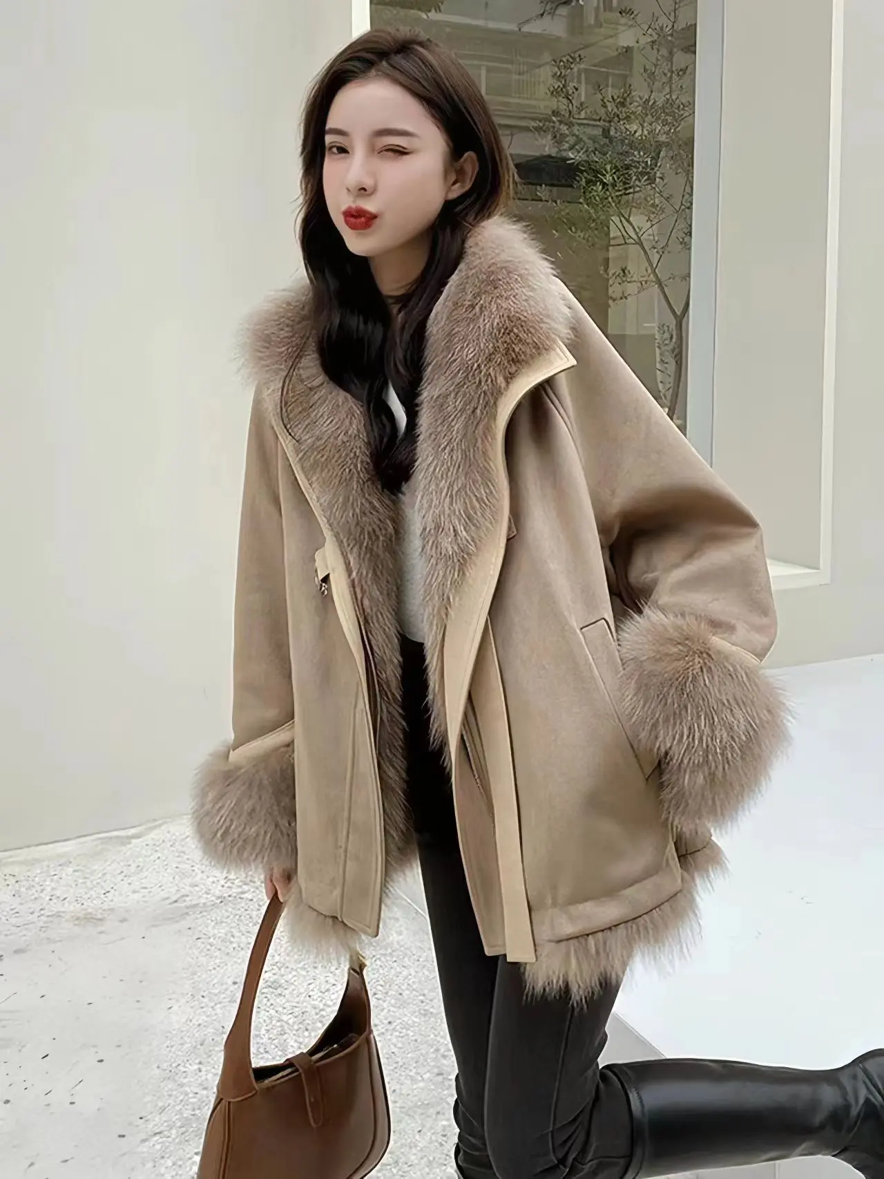 Environmentally Friendly Spliced Fake Fur, Imitation Fox Fur Inner Lining, Medium Length Petite Style, Overcoming Coat Women,