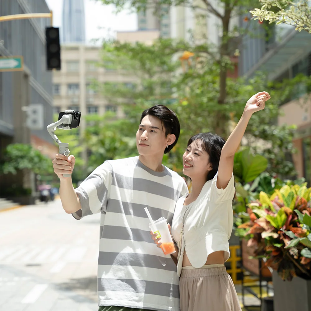 FeiyuTech VB4 Smartphone Stabilizer Face AI Tracking 3-Axis Gimbal Built-in Selfie Stick Video Record for iPhone/Android 4