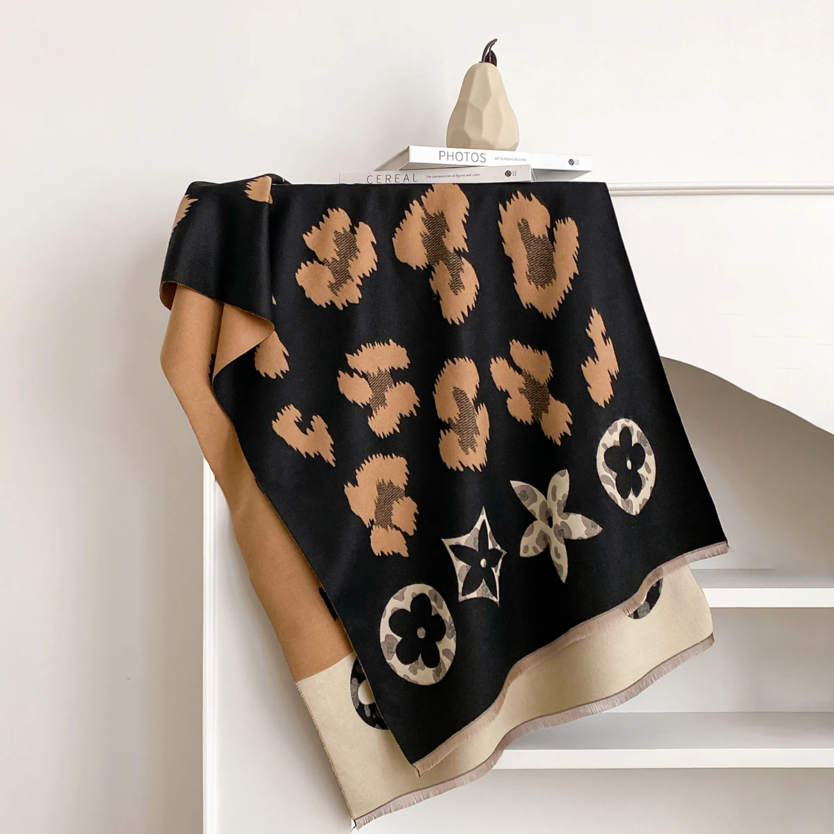 New Elegance Two-Sided Leopard Print Scarf Soft Warm Fringe Pashmina Shawl Autumn and Winter Outdoor Coldproof Windproof Blanket