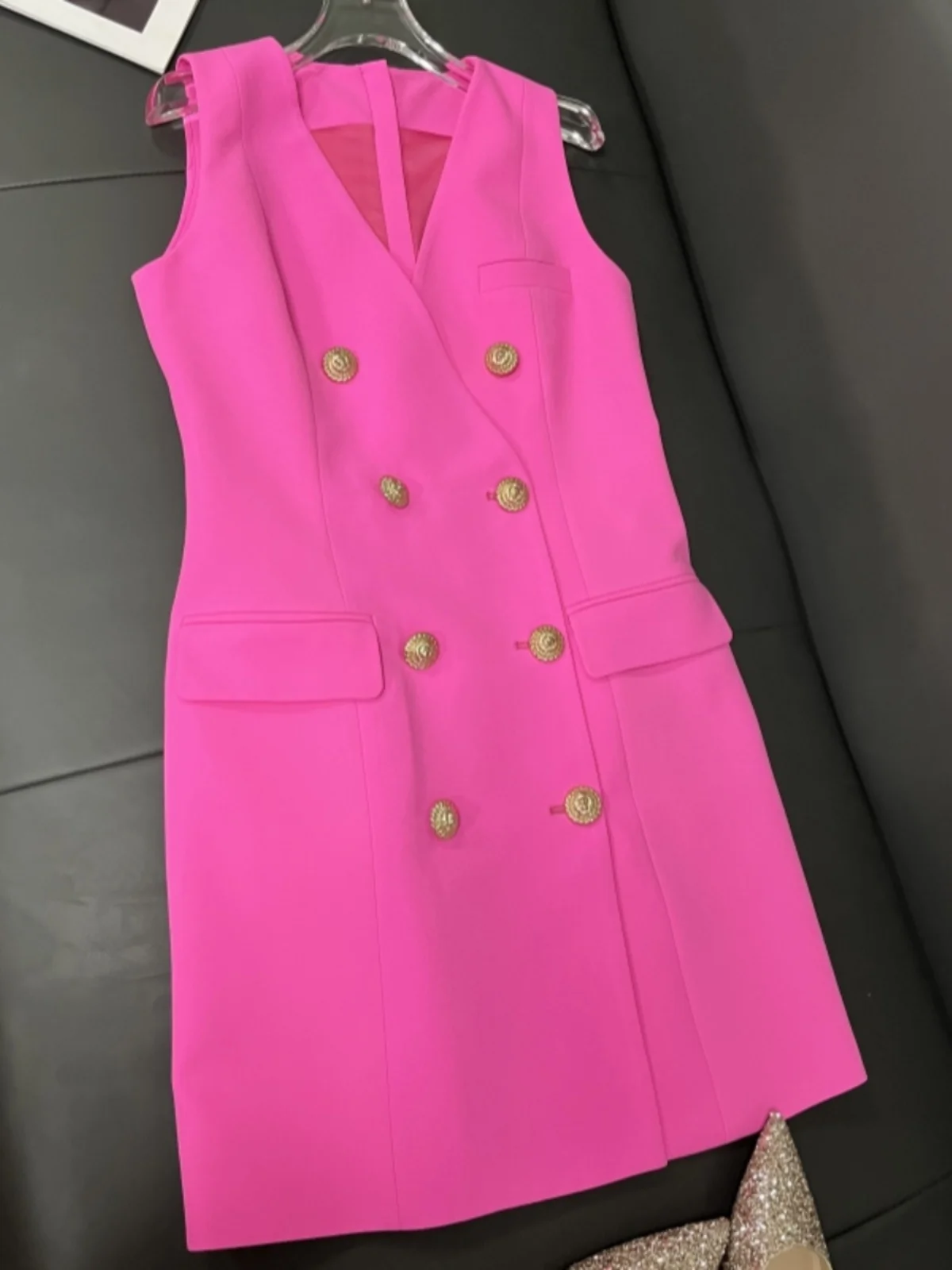 2024 Spring Summer New Vests Double Row Metal Buckle Slim Fit Vest Feminine Temperamental Personalized All-Match Waistcoat Dress